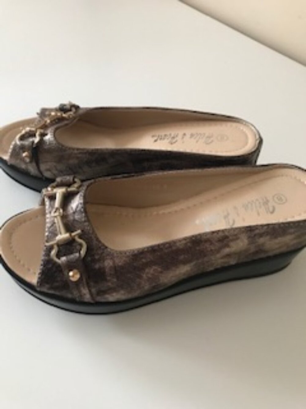 NEW WITHOUT TAGS - Helen's Heart Sandals